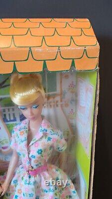 2006 Gold Label Limited Edition Barbie Learns To Cook 1965 Repro NRFB K9141 RARE