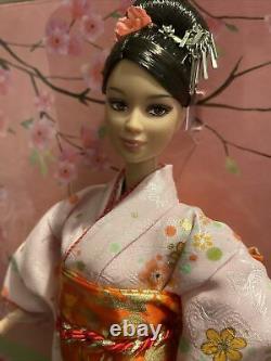 2007 Happy New Year Gold Label Collector Barbie Limited to 2500 Worldwide