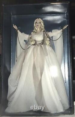 BarbieHaunted Beauty GhostNRFB(Cut on back of box. See picture)