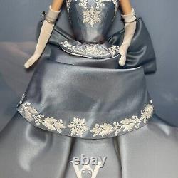 WEDGWOOD ENGLAND 1759 Barbie Doll Blue Dress Mattel #25641 Limited VTG 1999 -NEW