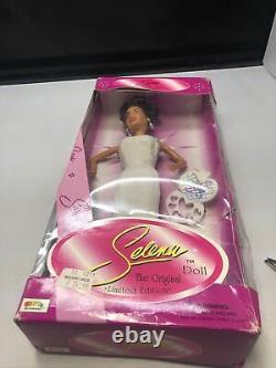 1997 Arm Selena La Poupée Originale Edition Limitée Robe Blanche Nouveau En Boîte