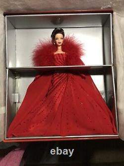 2000 Edition Limitée Ferrari Barbie Doll Nvrb Avec Coa