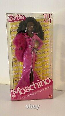 Barbie Aa Afro Moschino Le Met Platinum Étiquette Nrfb! Limitée Doll Expédition Rapide
