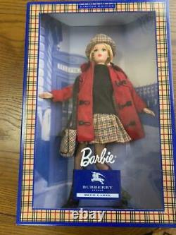 Barbie Burberry London Blue Label Doll Red Coat Collaboration Limited Japon Utilisé