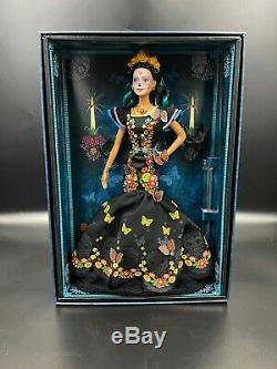 Barbie Collector Dia De Los Muertos (jour Des Morts) Doll Limited, Dans La Main