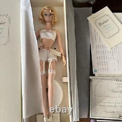 Barbie Fashion Model Collection Delphine Silkstone Blonde Portant de la Lingerie BOÎTE + COA
