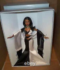 Barbie Girl Club de Collectionneurs Officiel Exclusif Noir et Blanc Barbie AA NRFB 2003