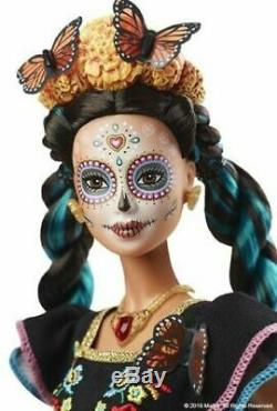 Barbie Jour Des Morts Dia De Los Muertos Limited Edition Doll Dans La Main