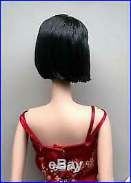 Barbie Mannequin Chinoiserie Rouge Minuit Cheveux Courts Dorés Ed Très Limitée