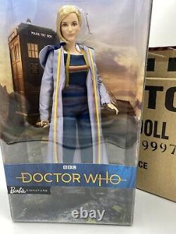 Bbc Doctor Who Jodie Whittaker Barbie Signature Series Doll Treizième 13ème Nouveau