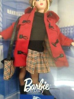 Burberry Blue Étiquette Barbie Poupée Édition Limitée Robe Rouge En Peluche De Jp