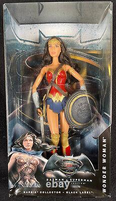 Édition Collector Barbie Black Label Superman Wonder Woman Batman Set DGY303 MIB