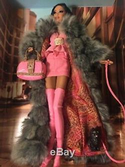 Kimora Lee Barbie Nib 2007 Label Gold Limited Ed. 12500 Dans Le Monde Entier