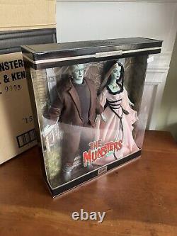 Le coffret cadeau Barbie et Ken des Munsters Édition Collector 2001 Mattel 50544 NIB