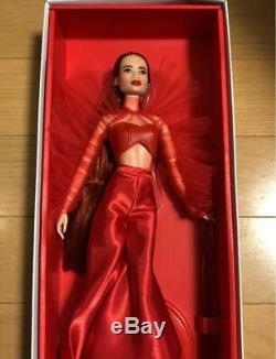 Mattel Barbie Doll Convention Japan 2020 Limitée Platine Robe Rouge