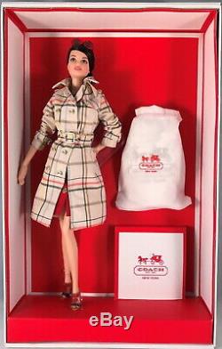 Nib Coach Barbie Collection Designer Étiquette Gold Limited 2013 Barbie Doll