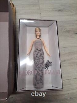 Poupée Barbie Armani édition limitée Giorgio Armani 2003 Mattel B2521 Nouvelle avec défaut