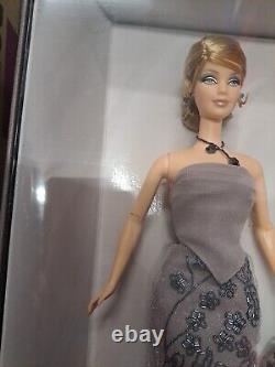 Poupée Barbie Armani édition limitée Giorgio Armani 2003 Mattel B2521 Nouvelle avec défaut