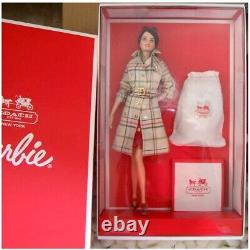 Poupée Barbie Coach Mattel 2013 Gold Label conçue par Linda Kyaw Modèle Limité