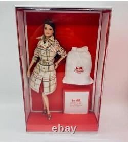 Poupée Barbie Coach Mattel 2013 Gold Label conçue par Linda Kyaw Modèle Limité