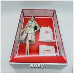 Poupée Barbie Coach Mattel 2013 Gold Label conçue par Linda Kyaw Modèle Limité