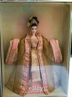 Poupée Barbie Gold Label Empress Of Golden Blossom Monde 4700 Limitée Rare