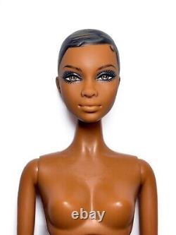 Poupée Barbie Jazz Diva Baby avec corps pivotant, modèle articulé et muse AA nue.