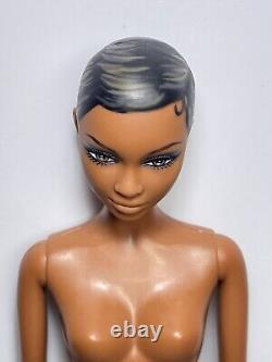 Poupée Barbie Jazz Diva Baby avec corps pivotant, modèle articulé et muse AA nue.