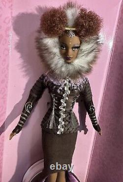 Poupée Barbie Mattel Byron Lars Trésor d'Afrique 2004 Nne, jamais sortie de sa boîte, magnifique.