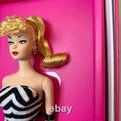 Poupée Barbie Mattel en édition limitée pour le 75e anniversaire avec maillot de bain doré signature