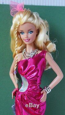 Poupée Barbie Moschino Platinum Blonde Modèle Muse Edition Limitée Rare Rare