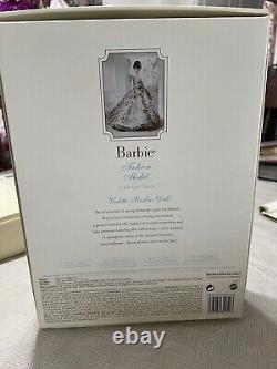 Poupée Barbie NRFB 2005 Violette Silkstone Édition Limitée Label Platine