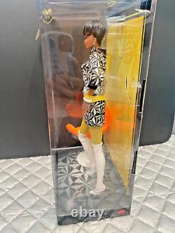 Poupée Barbie Pop Life Pivotal Africaine-Américaine Édition Limitée 2009 Gold Label