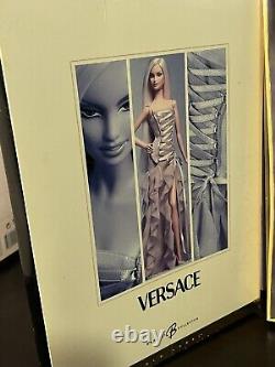 Poupée Barbie Versace Étiquette Or Édition Limitée 2004 Mattel B3457