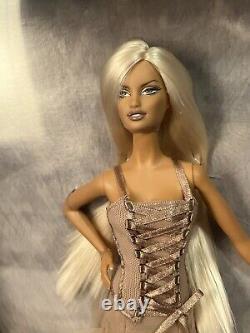 Poupée Barbie Versace Étiquette Or Édition Limitée 2004 Mattel B3457