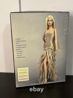 Poupée Barbie Versace Étiquette Or Édition Limitée 2004 Mattel B3457