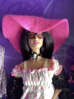 Poupée Barbie de collection Édition Limitée Étiquette Or Défilé de Mode Anna Sui Boho 2005 Mattel