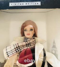 Poupée Barbie édition limitée Burberry Mattel #29421 NRFB SCÉLÉE (cheveux roux) MIB