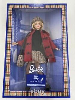 Poupée Barbie en Édition Limitée Burberry Blue Label Figurine Peluche Manteau Rouge