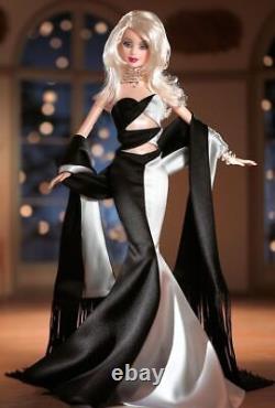 Poupée Barbie en édition limitée Noir et Blanc Barbie Collector's Club Exclusive 2002