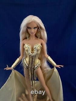 Poupée Barbie en or Mattel The Blonds. 2012 Belle & rare! Excellent état.