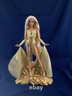 Poupée Barbie en or Mattel The Blonds. 2012 Belle & rare! Excellent état.