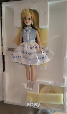 Poupée Barbie en porcelaine Skipper 30e anniversaire édition limitée 1993 NIB scellée