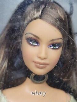Poupée d'anniversaire Barbie 2008 Jupe dorée limitée pour l'employé no 2 de Mattel Indonésie