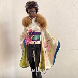 Poupée limitée Mattel Barbie BYRON LARS Gold Label AYAKO JONES avec boîte