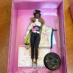 Poupée limitée Mattel Barbie BYRON LARS Gold Label AYAKO JONES avec boîte