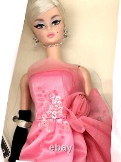 Robe Glamour Barbie Collection Label Or 2016 Édition Limitée à 10 000 Nouvelle