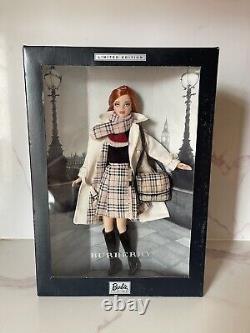 Trouvaille rare: Barbie Burberry édition limitée de 2000, dans sa boîte scellée en parfait état