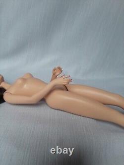 Une vie de mannequin : Poupée Barbie Silkstone nue, édition limitée 2002