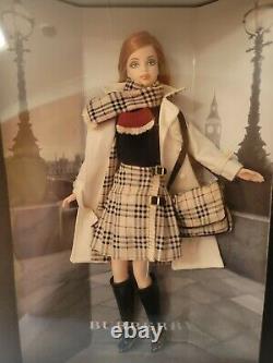 Vintage Barbie Doll 2000 Burberry Limited Édition 29421